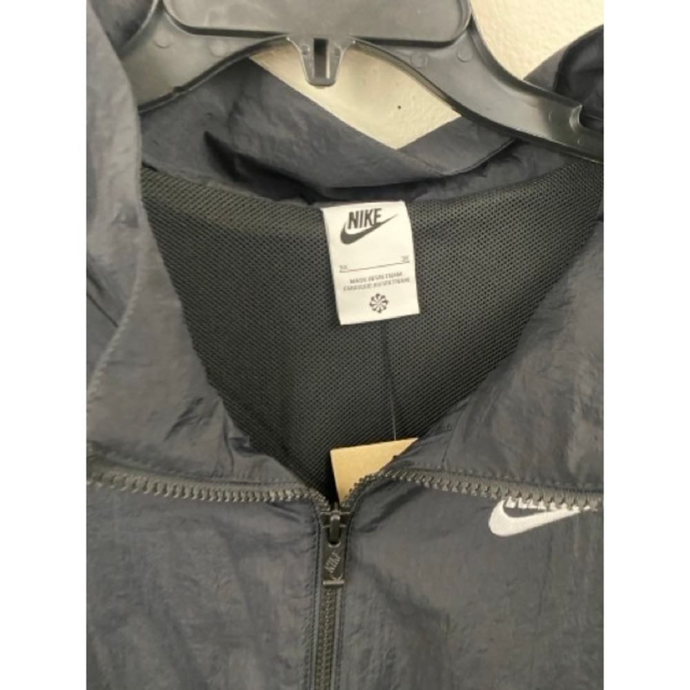 Nike Sportswear Essential Black Windbreaker Jacket Women Size 3X NWT - Picture 10 of 10
